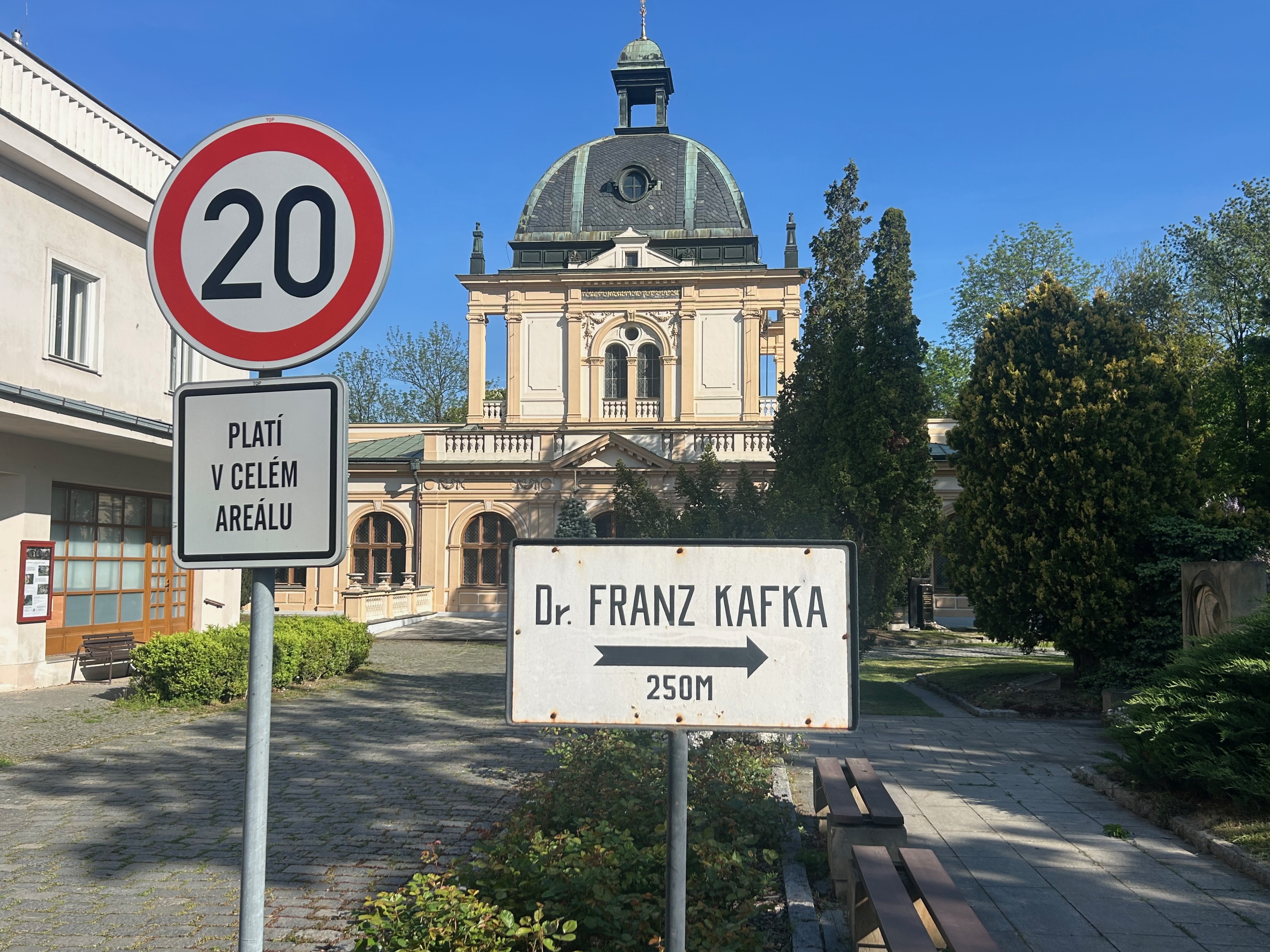 kafka_grave
