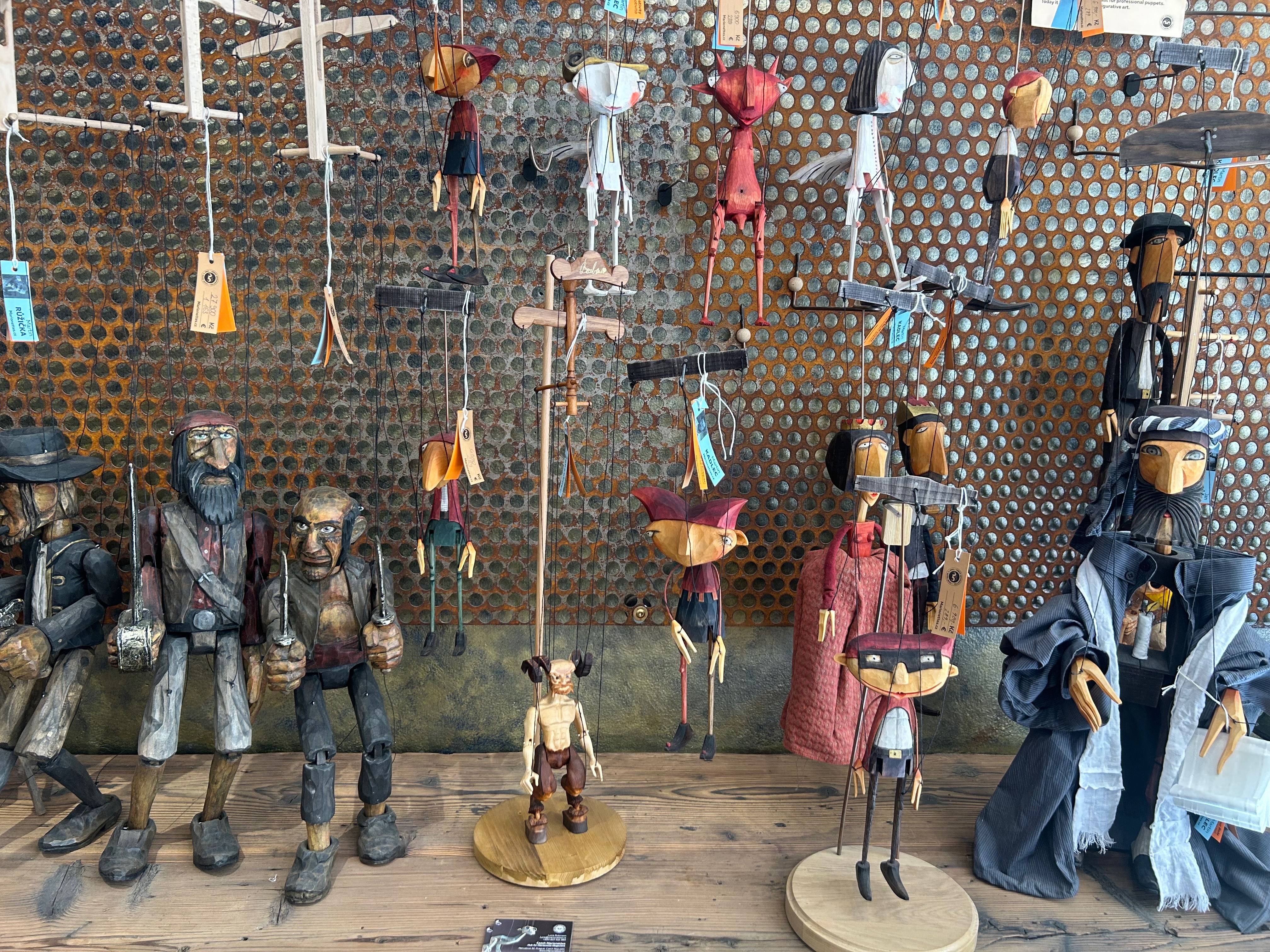 marionettes2