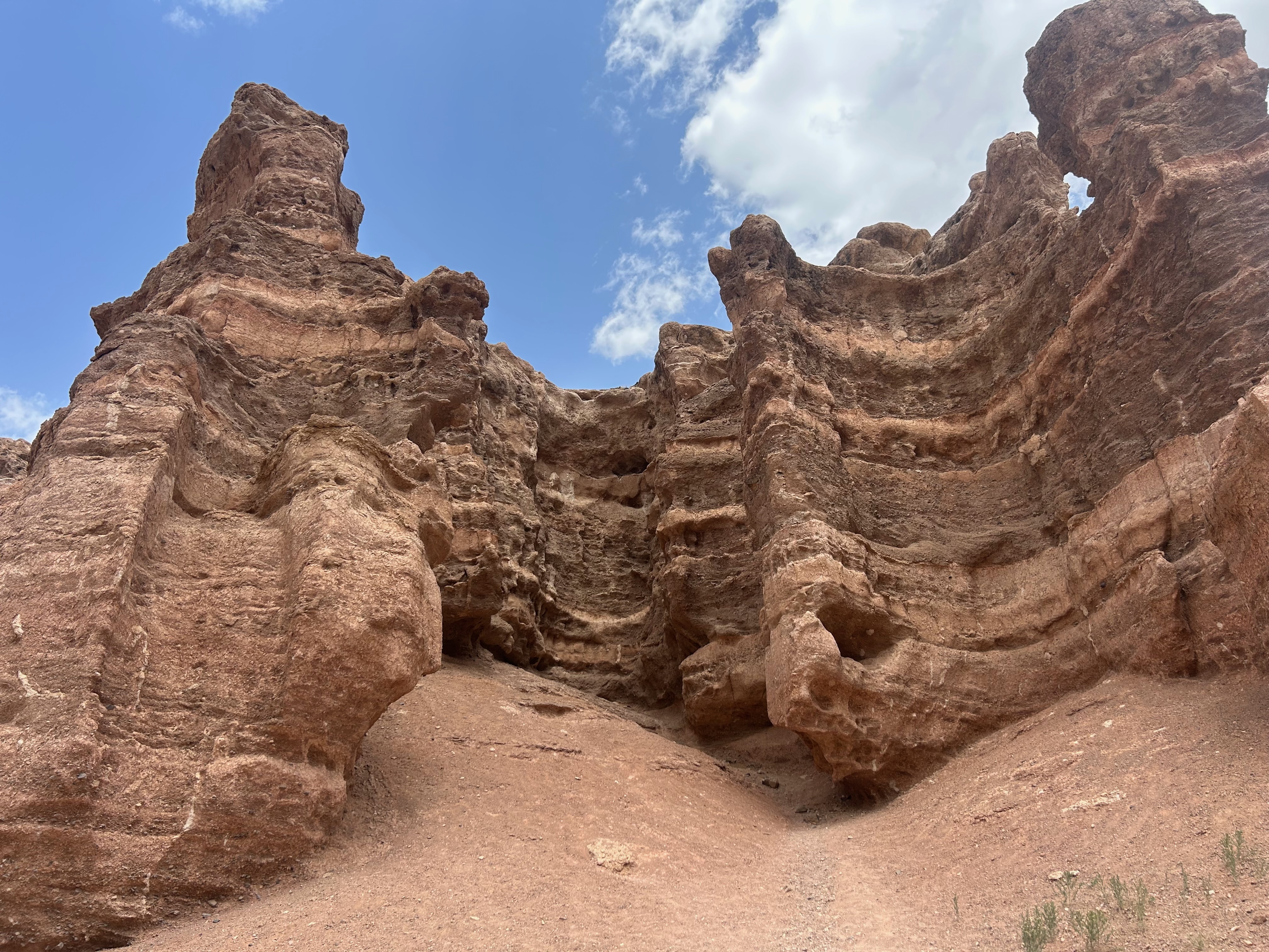 charyon_canyon_1